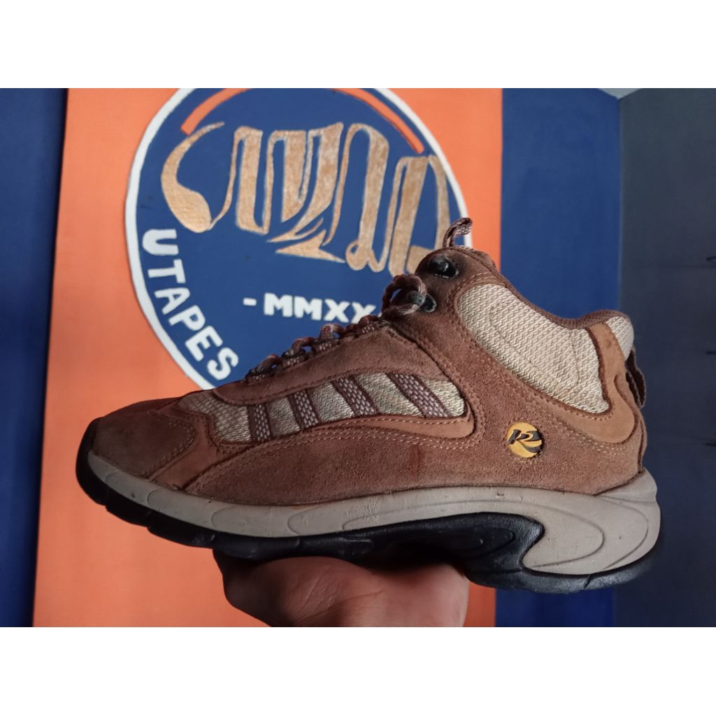 Sepatu Outdoor Kantukan