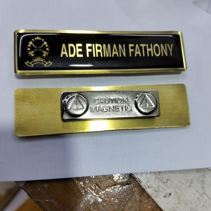 

Papan Nama Kuningan Magnet Logo Hakim