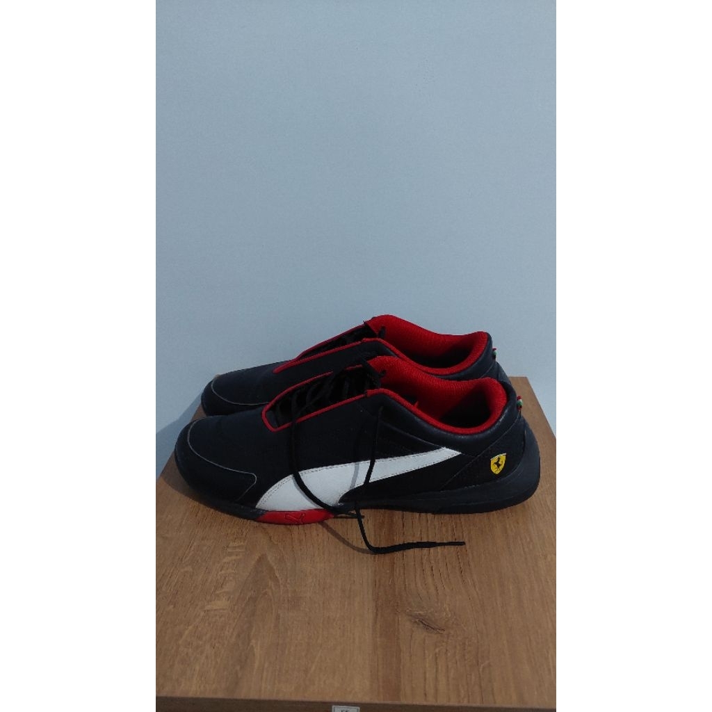 Sepatu puma ferrari hitam putih merah