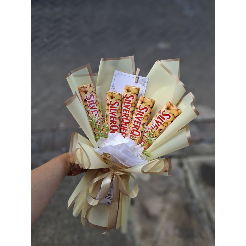

BUKET COKLAT/ BUKET WISUDA/ BUJET SNACK/ GIFT BUCKET GRADUATION/ BUKET ULTAH