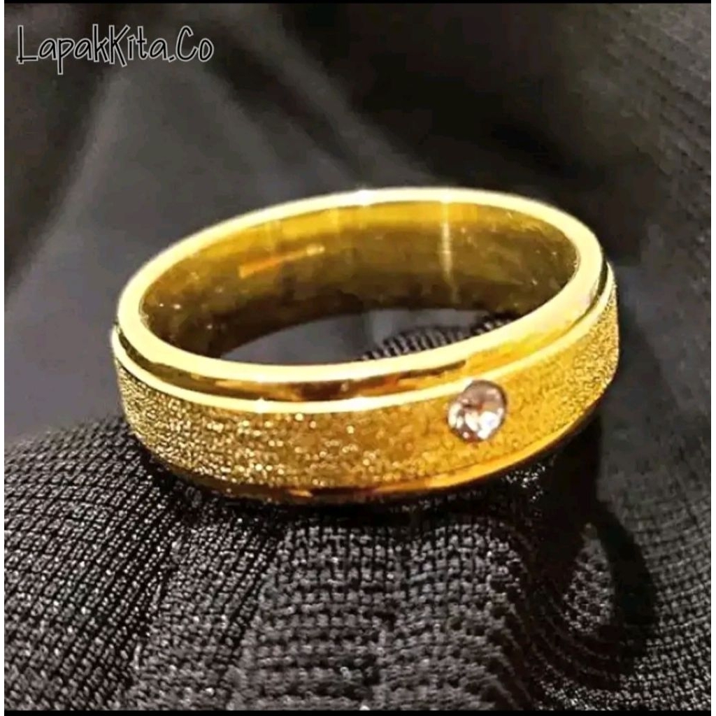 Cincin Titanium Pria Wanita Gold Permata / Cincin Couple Tunangan Titanium