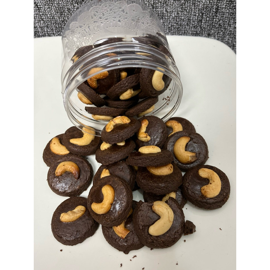 

Kue Kacang Mede Cookies Toples Tabung 600ml Premium