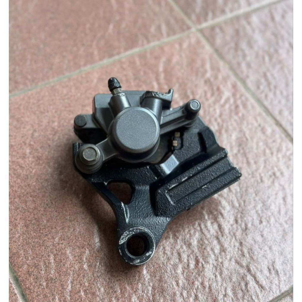 Kaliper belakang R25 MT 25