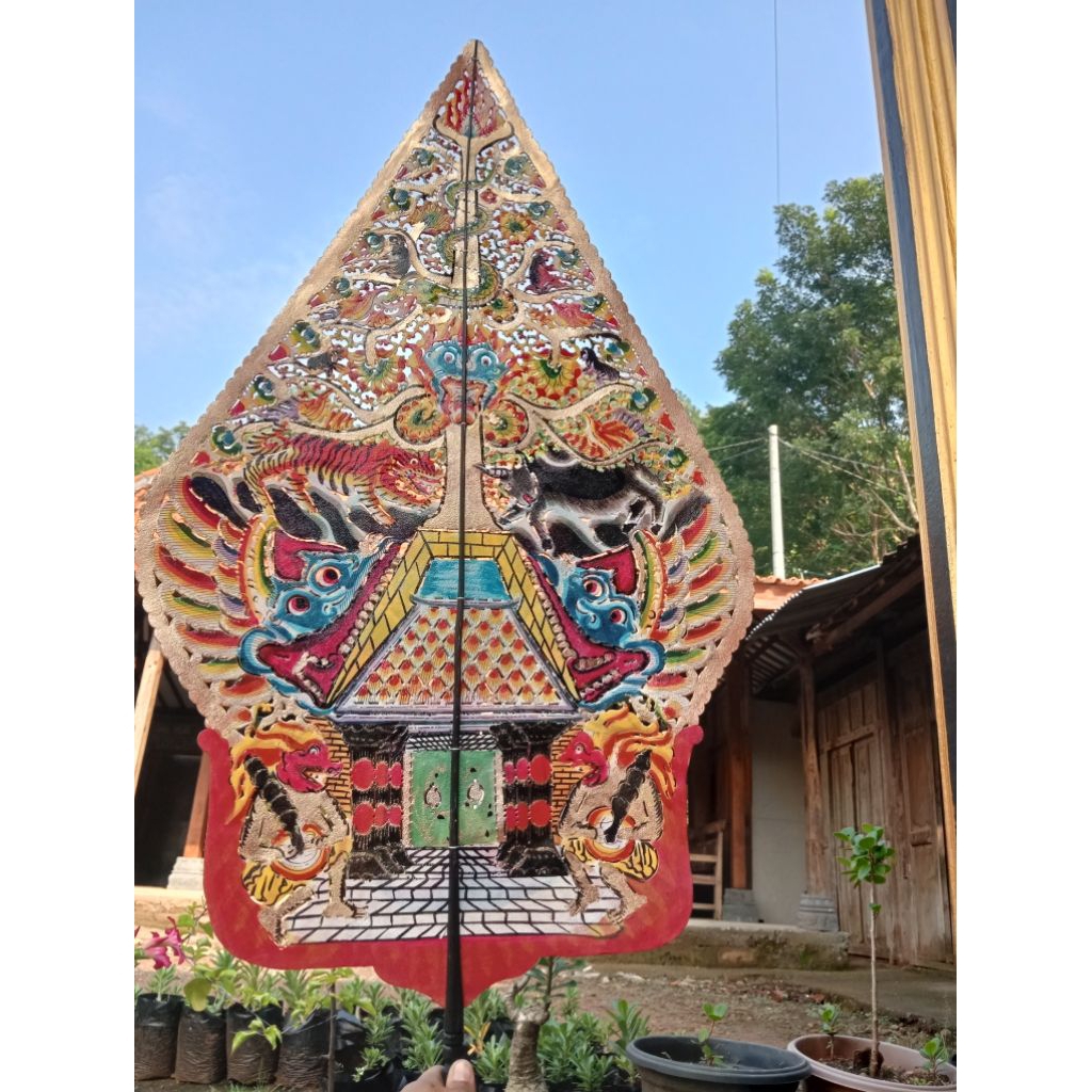 wayang kulit gunungan/kayon