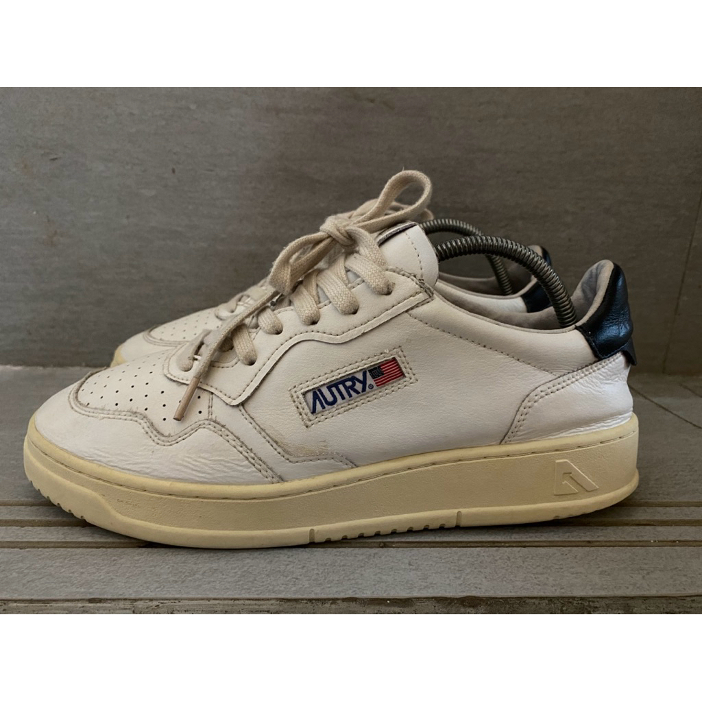 Sneakers AUTRY White Size 43