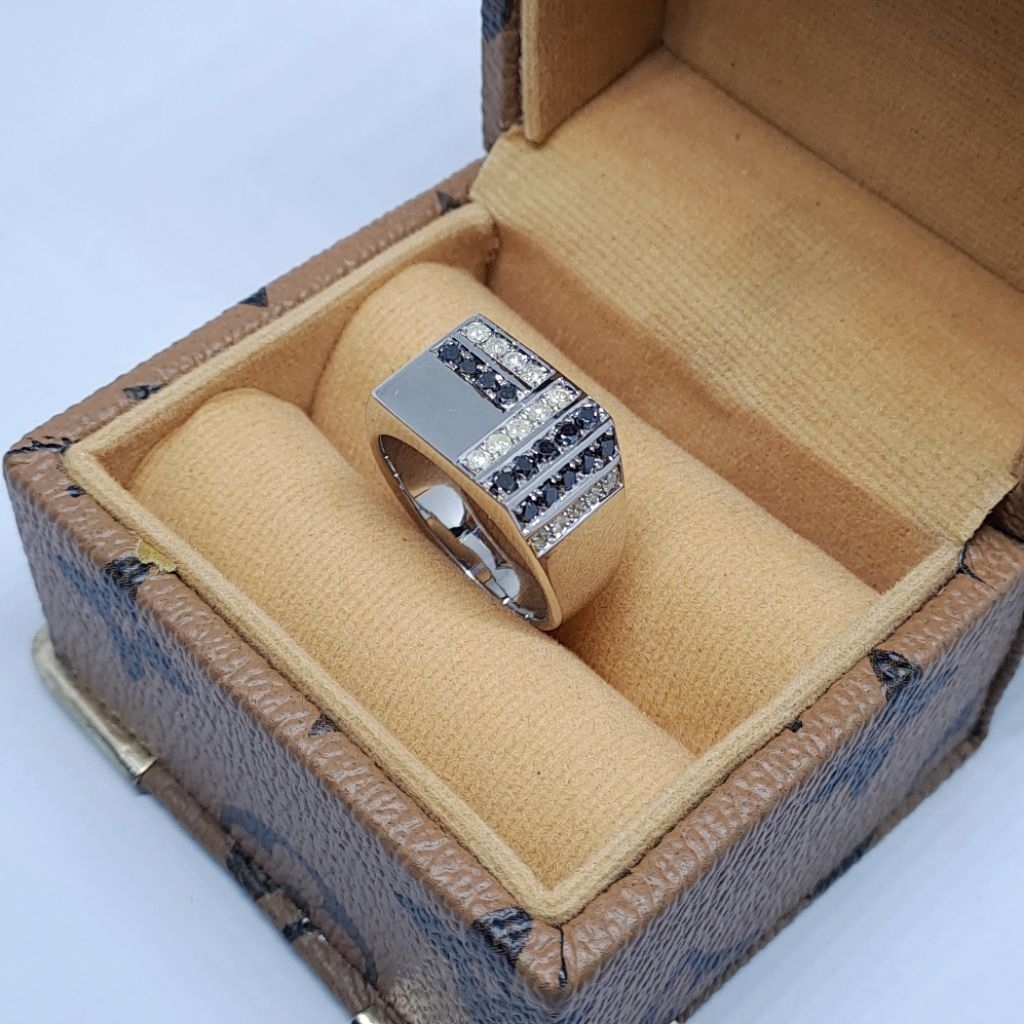 Cincin Berlian Pria Silver Berlian Hitam Mewah