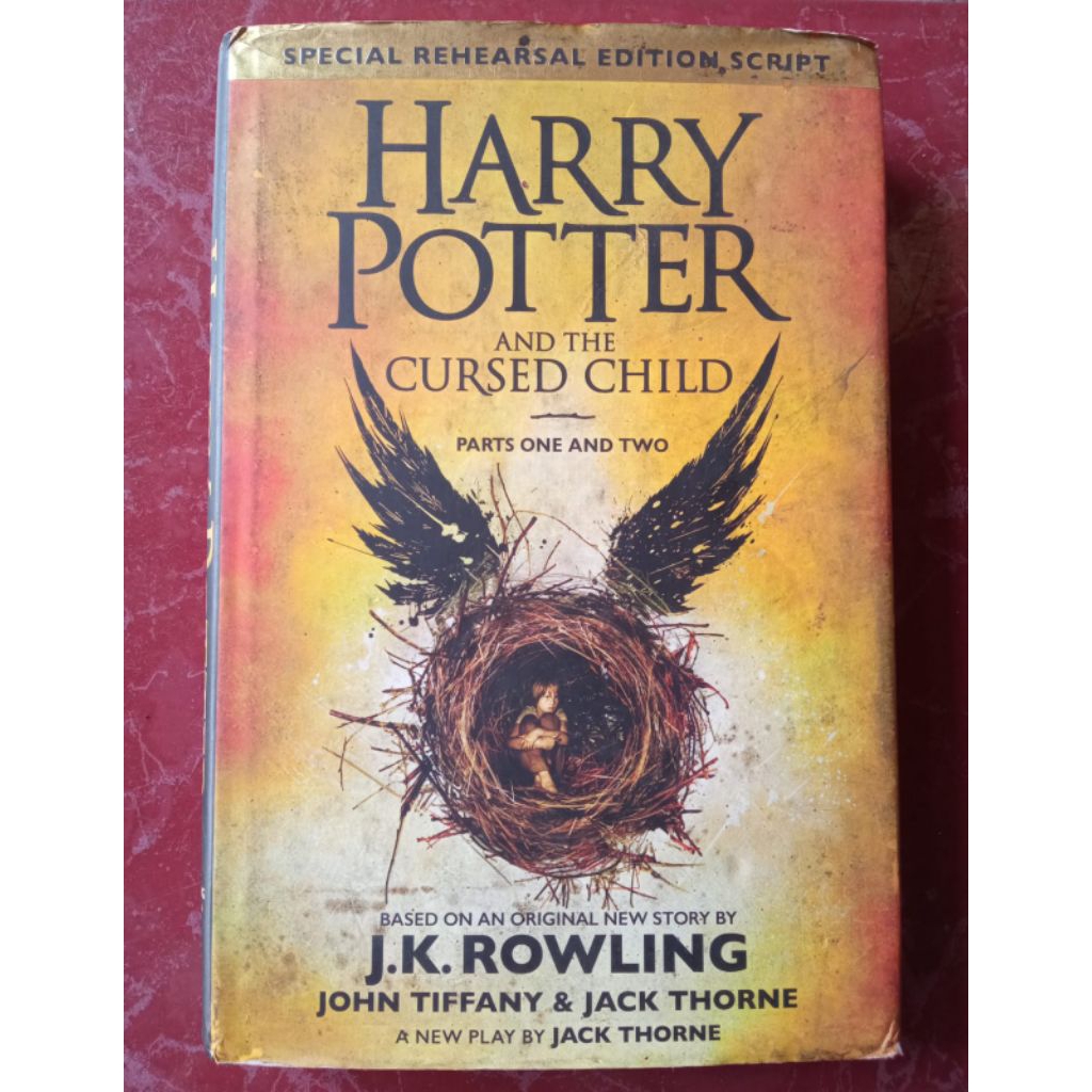 Novel Harry potter  8 - Harry potter  and the cursed child parts one and two (Edisi  Bahasa Inggris 