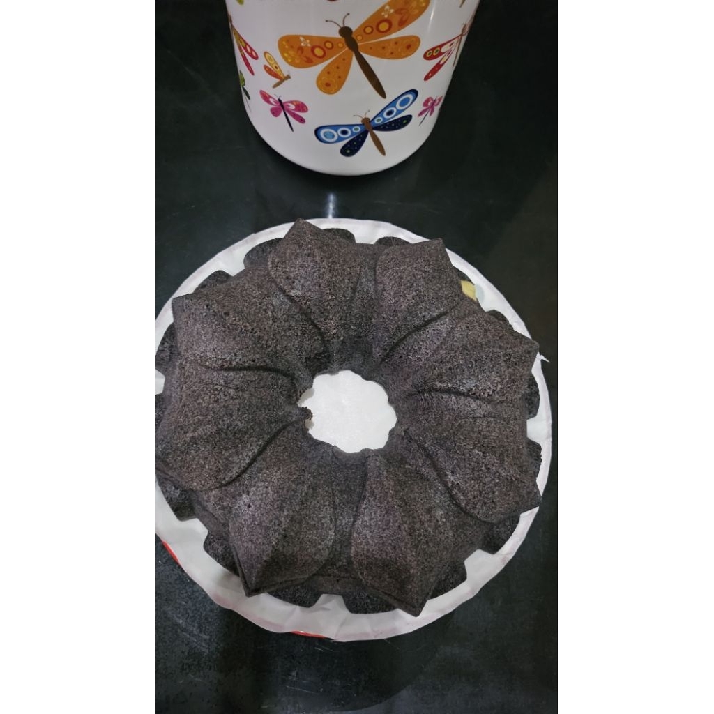 

Bolu ketan hitam keju lumer
