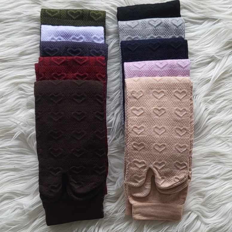 KODE O57B 1 Lusin  12 Pasang Kaos Kaki Jempol Embos Motif Timbul Hati Wanita Muslimah Dewasa