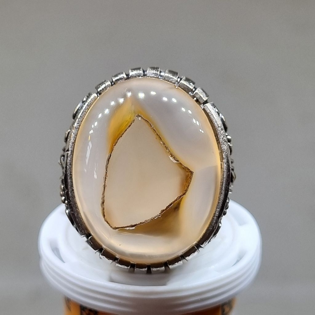 AKIK COMBONG SAKRAL ALAMI