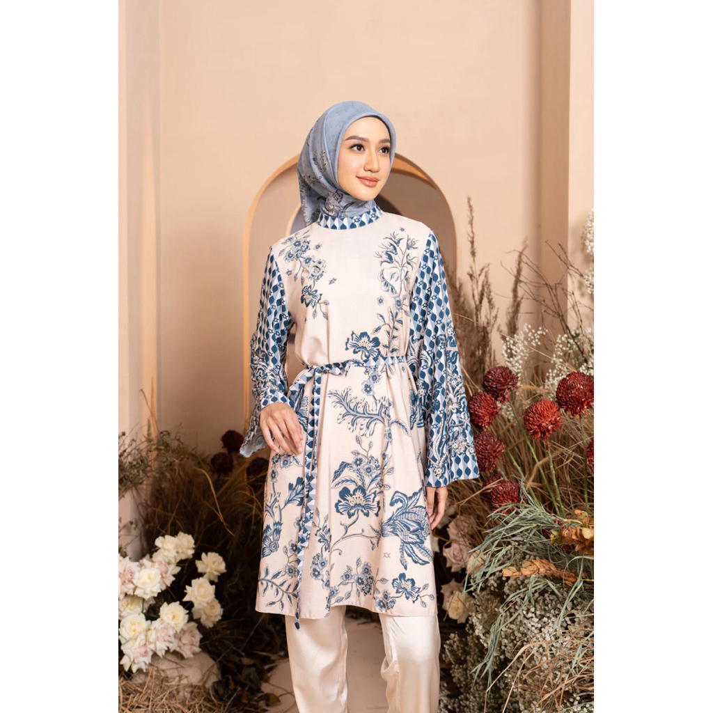 PRELOVED size L semantik tunik acient Blue by Wearing Klamby