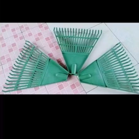 sapu garuk plastik/sapu taman plastik tanpa gagang