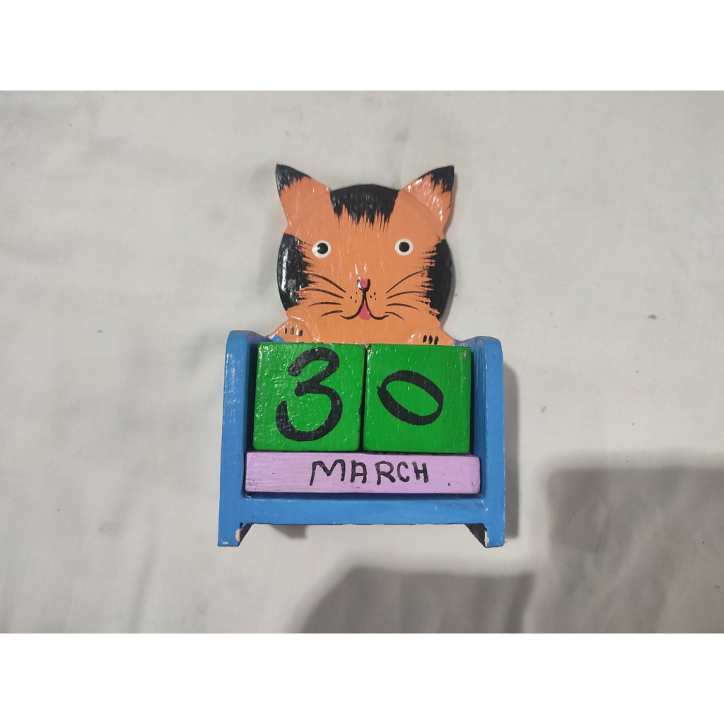 

Kalender abadi / Kalender Tanggal Kayu / Kalender Karakter Harimau kayu kerajinan Kayu hand made Dekorasi Meja