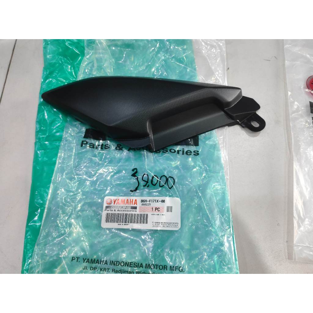 sambungan body belakang kanan nmax new ori