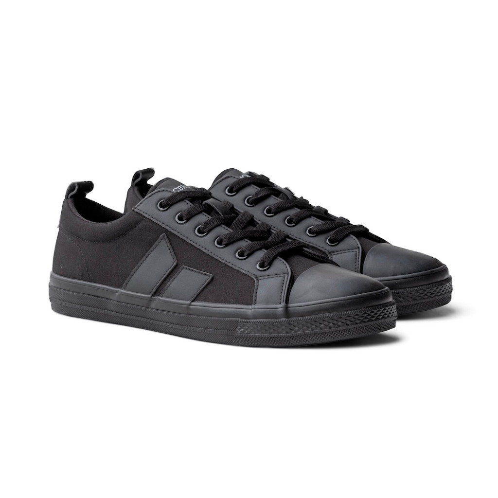 Macbeth Eliot Anthem – Sepatu Casual Pria Warna Hitam Original