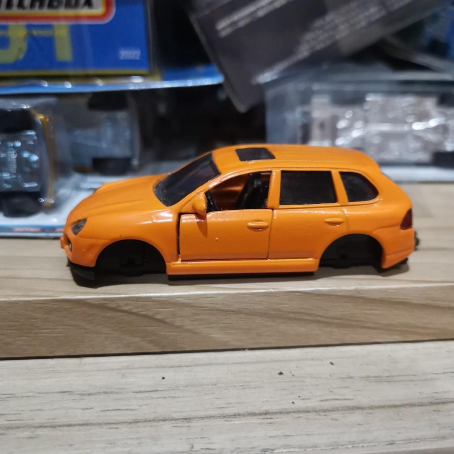 Diecast Siku 1062 Porsche Cayenne Turbo Orange