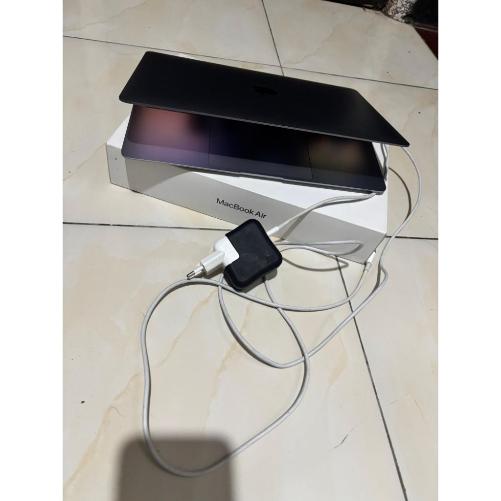 MACBOOK AIR M1 256 GB MINUS
