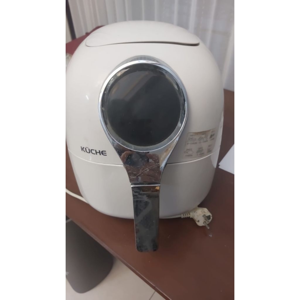 Kuche K-900 Air Fryer - Layar LED Sentuh, Pemanas Keramik, 10 Pengaturan Suhu