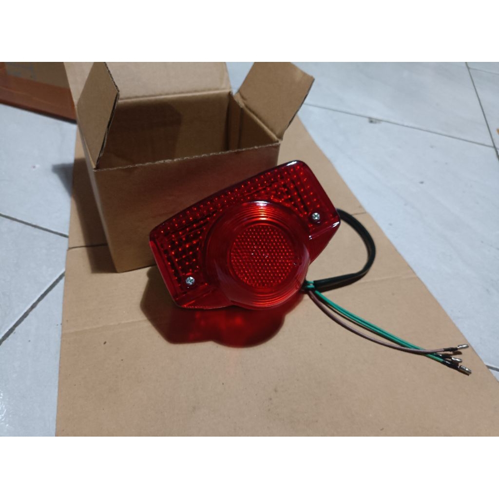 stoplam cb100 lampu belakang Honda cb100