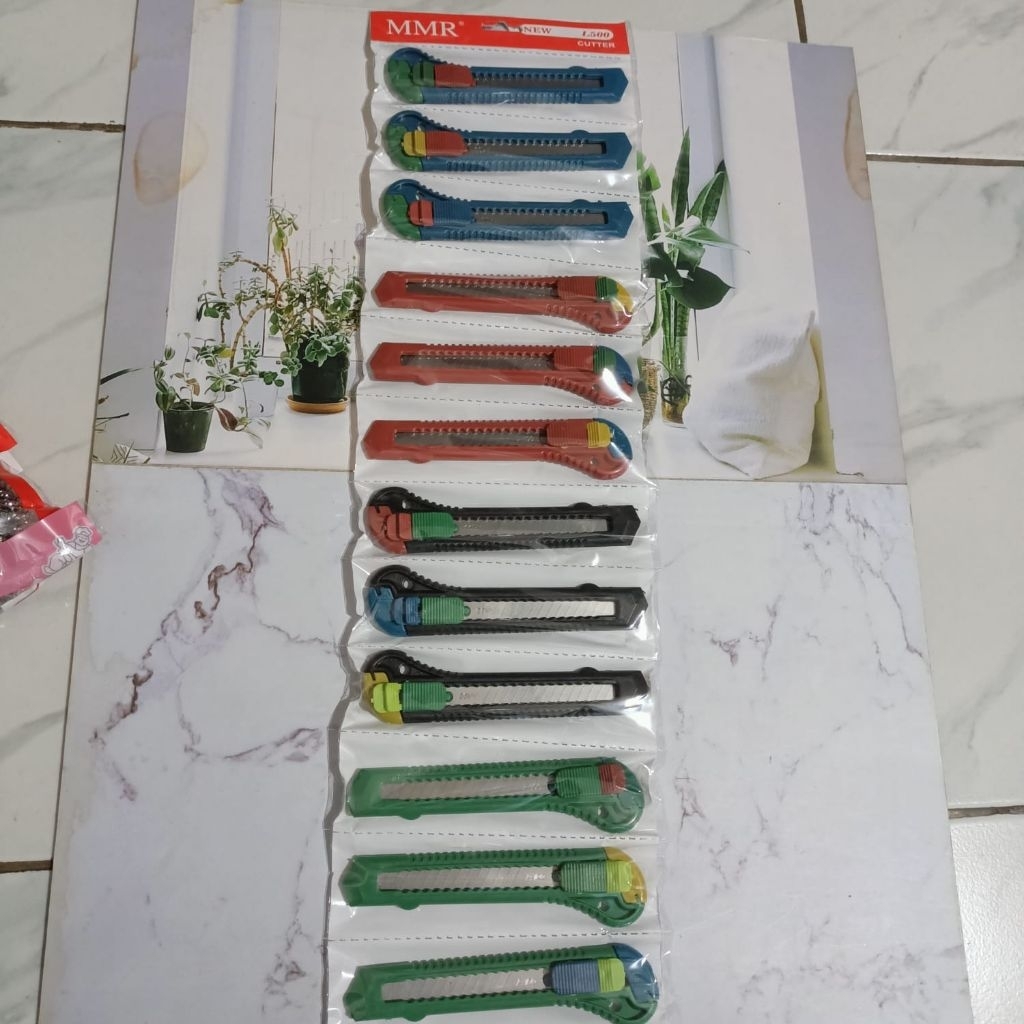 

Grosir 12pcs Pisau Cutter Besar