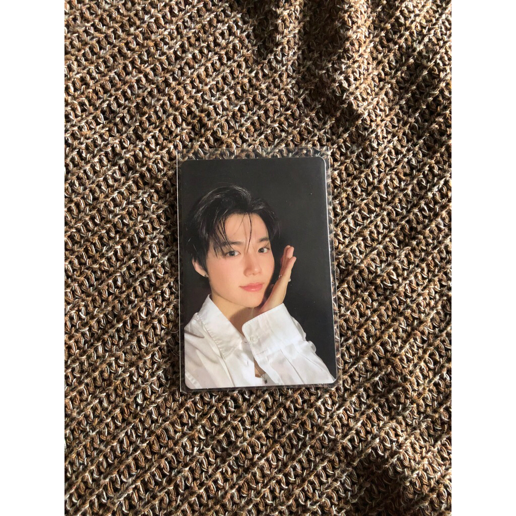 

OFFICIAL PHOTOCARD DOYOUNG TREASURE PLEASURE DIGIPACK BLUE VER