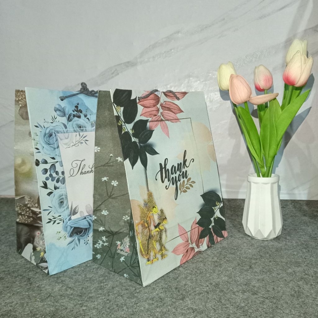 

paper bag / paper bag esthetic / goodie bag