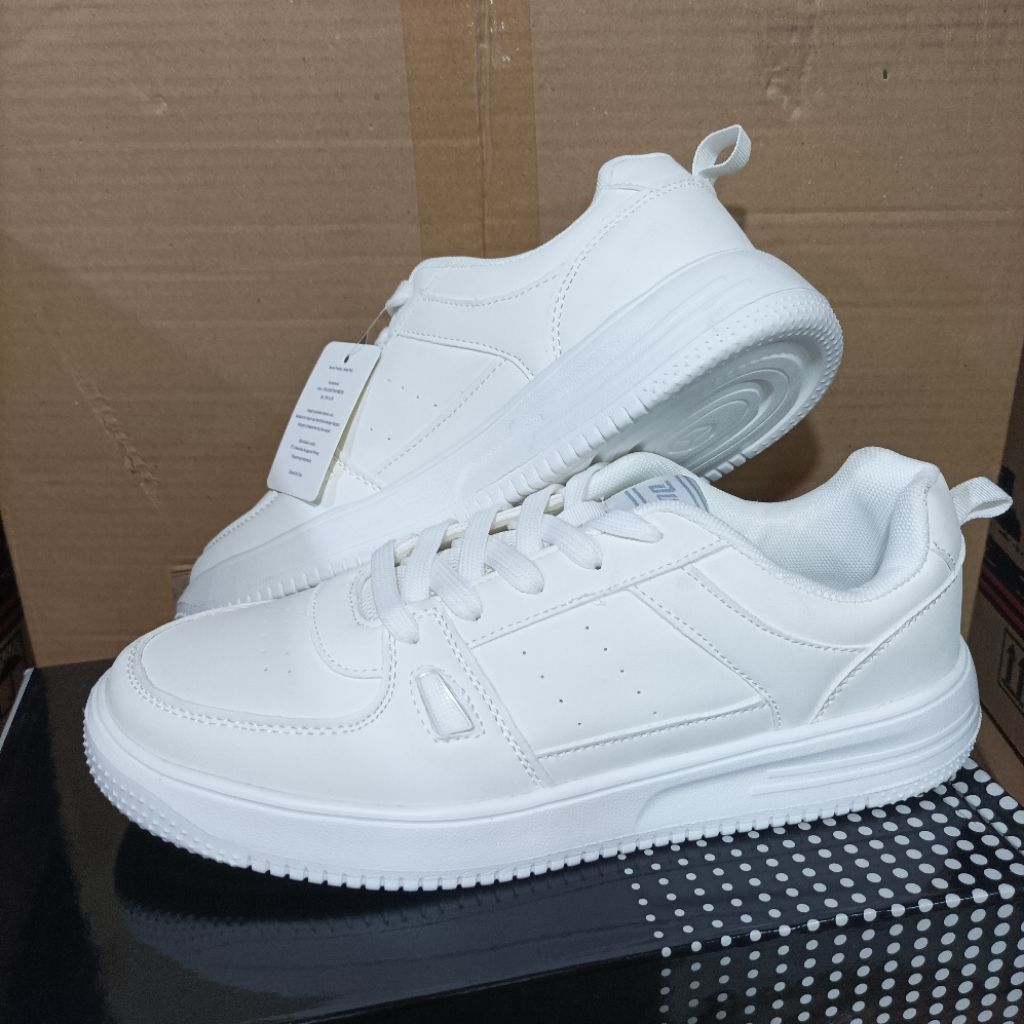 sepatu sneaker pria merk Duff original raiden hitam polos putih polos