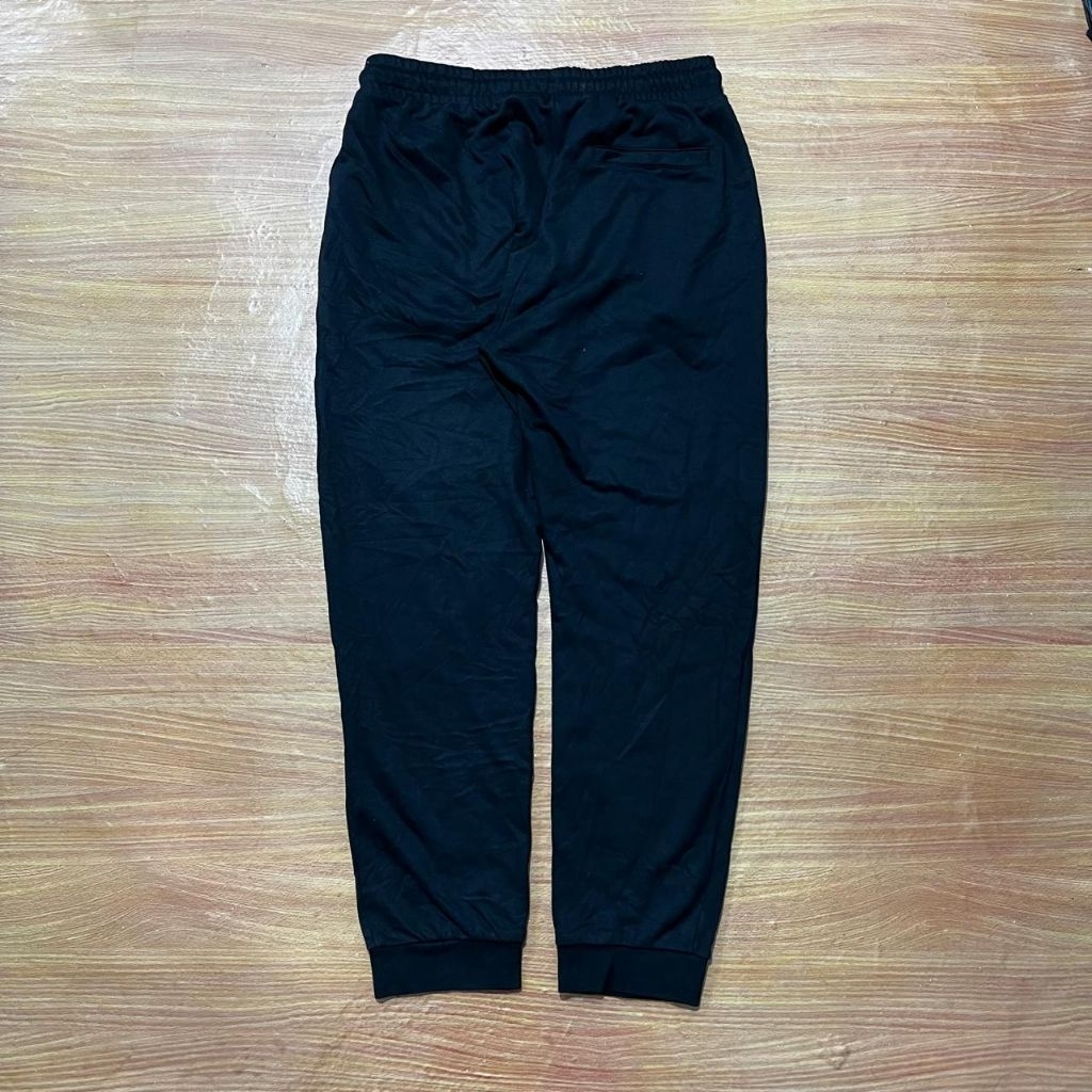 celana panjang Jogger vercase hitam bekas second branded