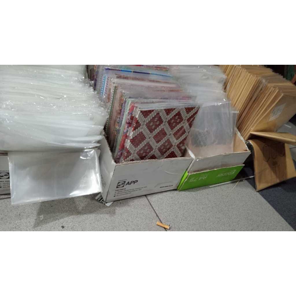 

Sampul Buku Tulis boxy /buku panjang/harga per pak isi 10 pcs