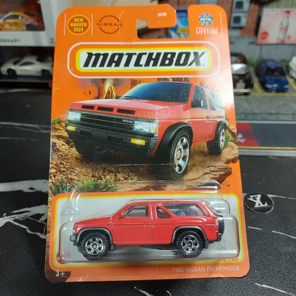 Matchbox 1985 Nissan Pathfinder merah