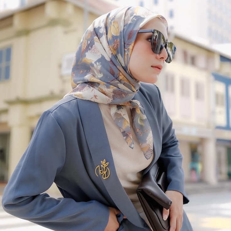 Koyu Hijab Segi Viney Jepang Beauty Leaf autum series