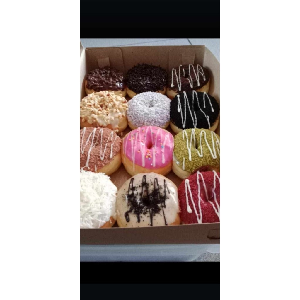 

1 LUSIN DONAT KENTANG MIX 12 RASA