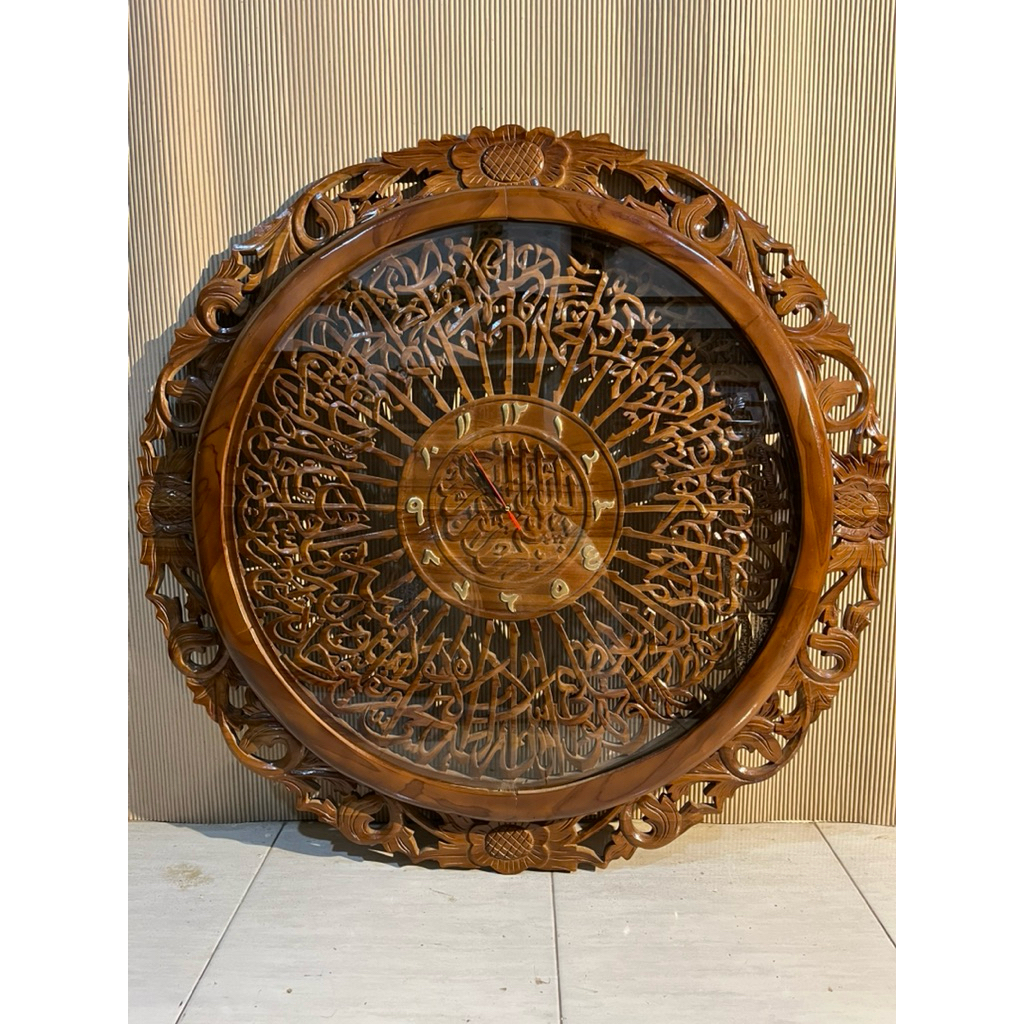 Jam Dinding Kaligrafi Bacaan Ayat Kursi Krawangan Tembus Frame Mawar Pahatan/Ukiran Kayu Jati Solid 