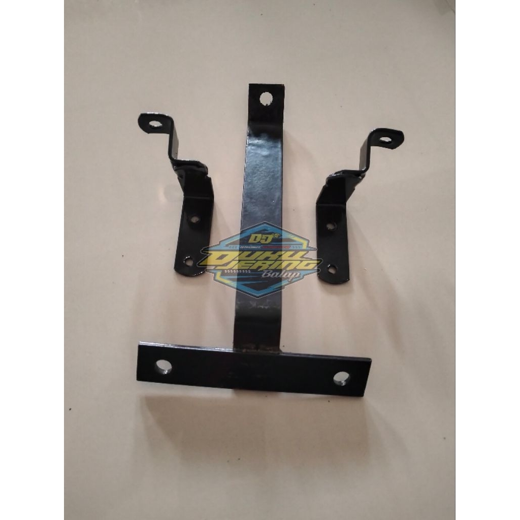BREKET KERANJANG TENGAH SUZUKI SMASH NEW