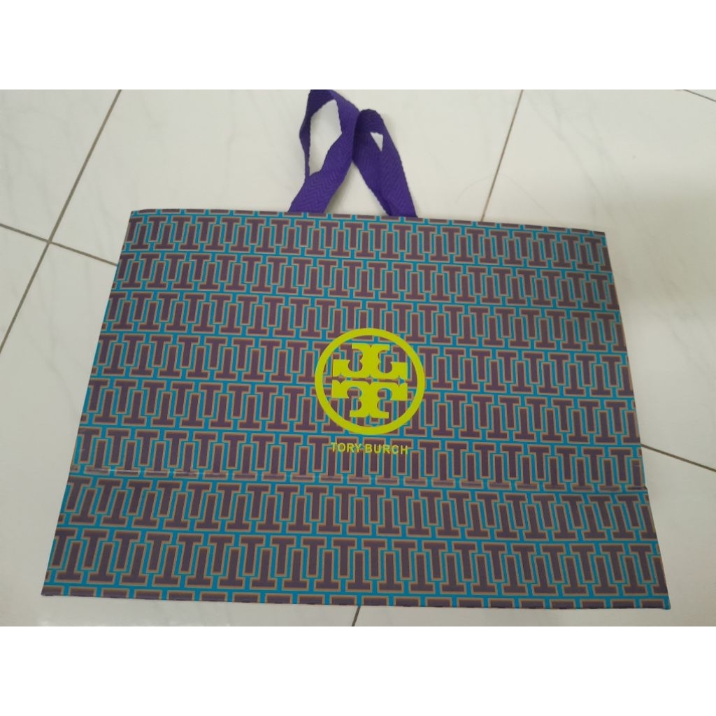 

Paperbag and box Toryburch 1 set original 100%