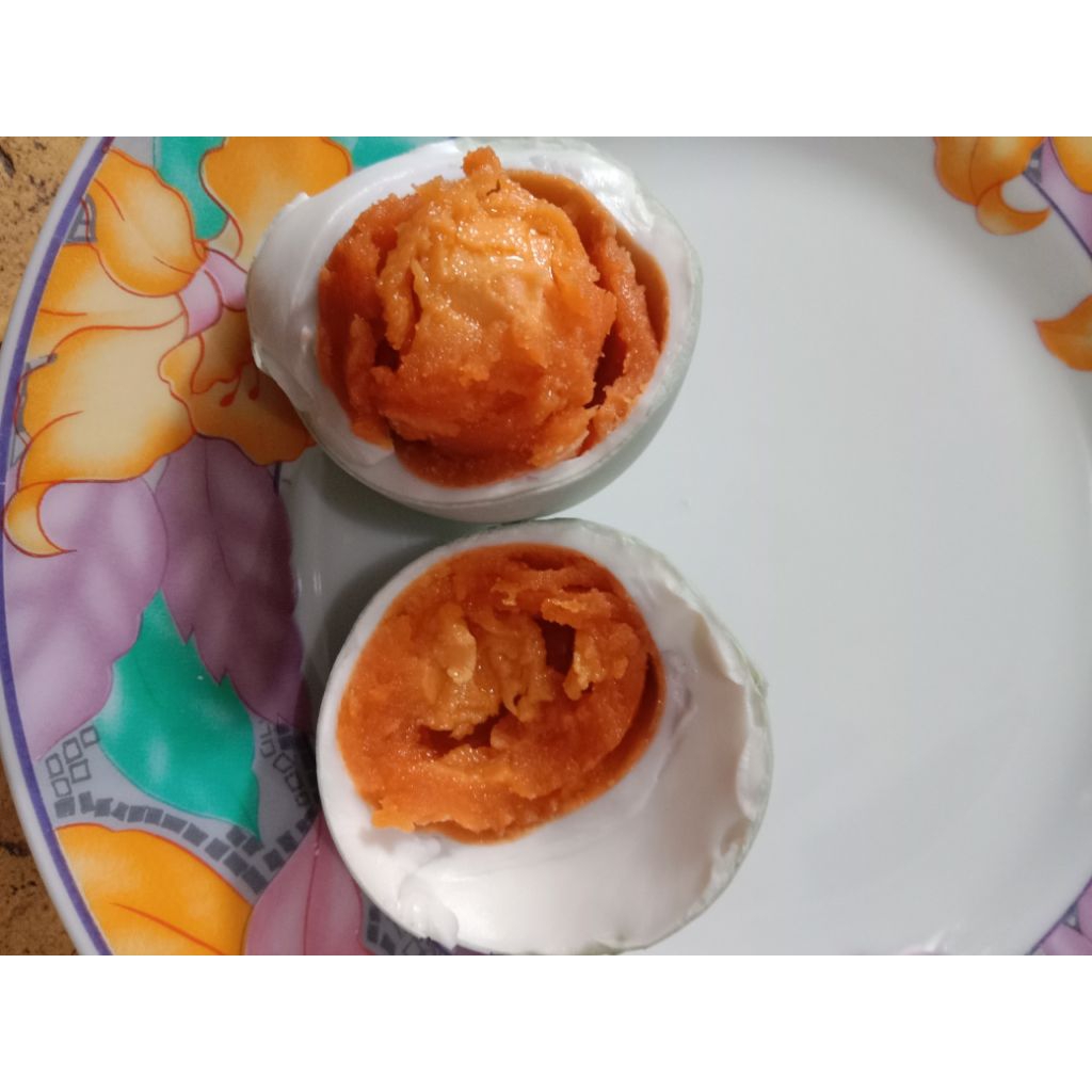 

Telur asin manik merah matang @5rb minimal 10 butir