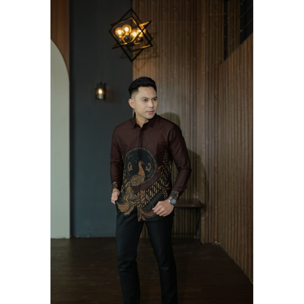 Batik pria slimfit lengan panjang SURYA MARUN MAROON