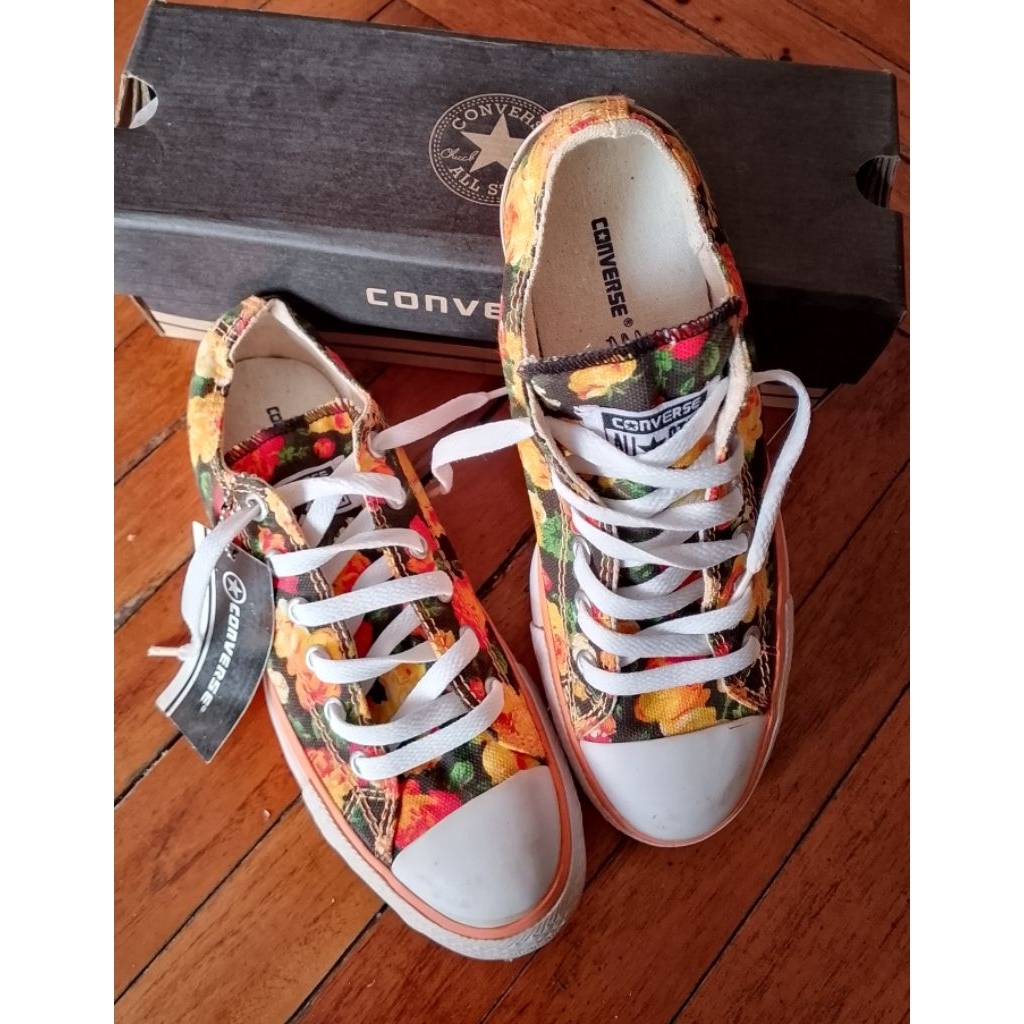 converse_all_Star_low_motif_bunga