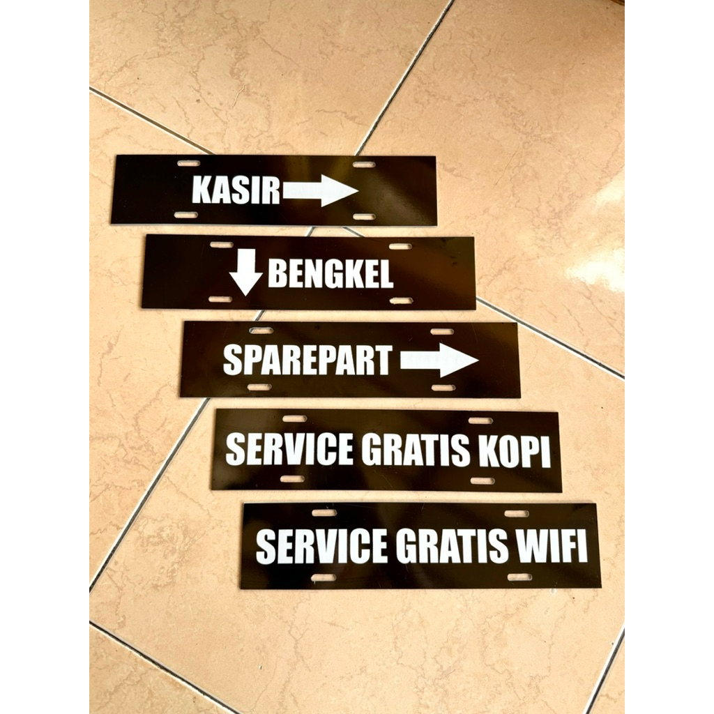 

AKRILIK GANTUNG UKURAN 7x30cm BISA CUSTOM NAMA / TULISAN SESUAI PERMINTAAN