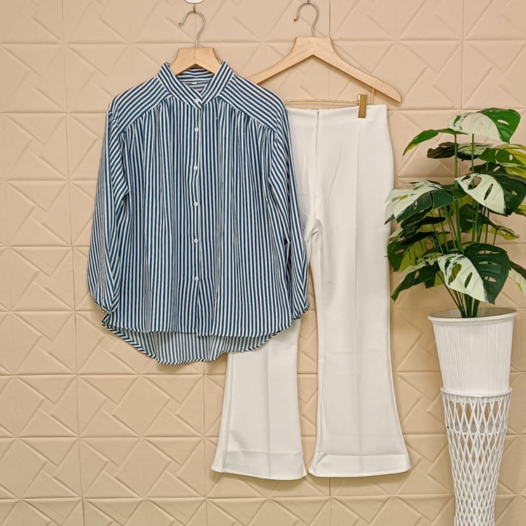 Delina Setelan Wanita Atasan Crincle Motif Salur One Set Celana Cutbray Scuba Panjang Terbaru