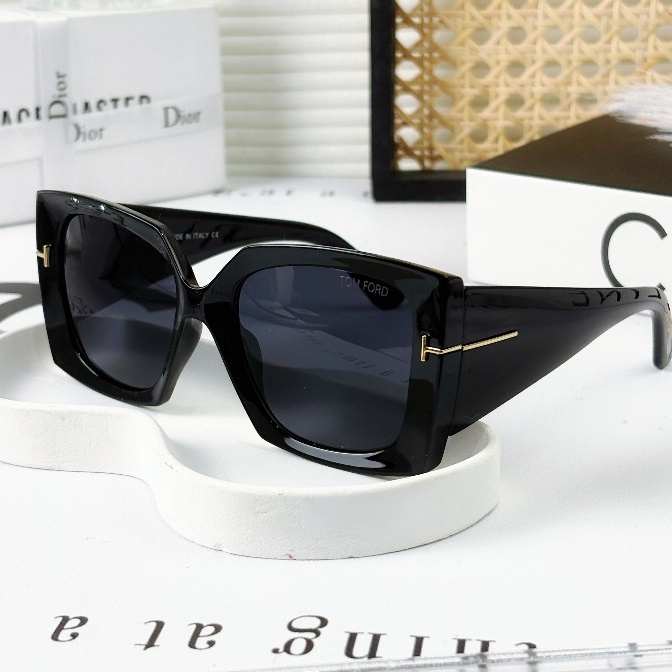 KODE L66B Free3 in 1setKacamata hitam kelas atas bingkai persegi untuk wanita kacamata hitam gaya kl