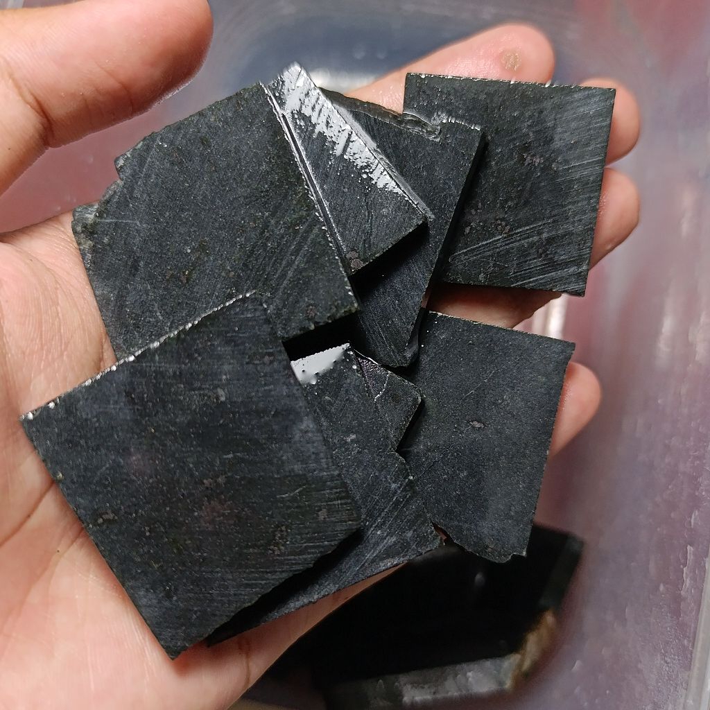 Batu Black Jade Natural Nempel Magnet/ lempengan Black jade / bahan batu black jade super / bongkaha
