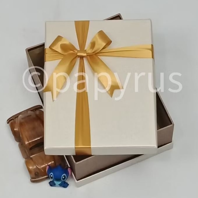 

PAPYRUS Sandwich 17,5x22,5 Tinggi 8cm Kotak Kado Gift Box Hadiah V3