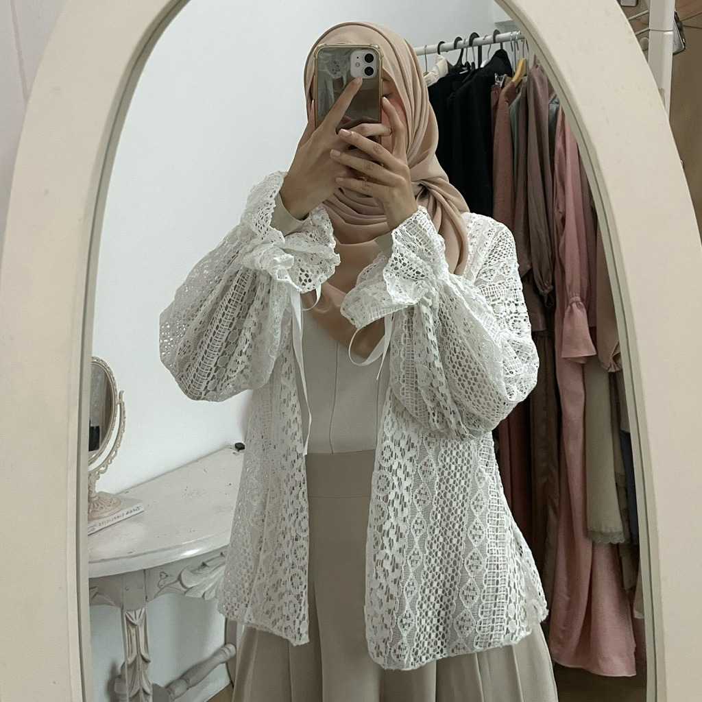 (Preloved) Outer Lace