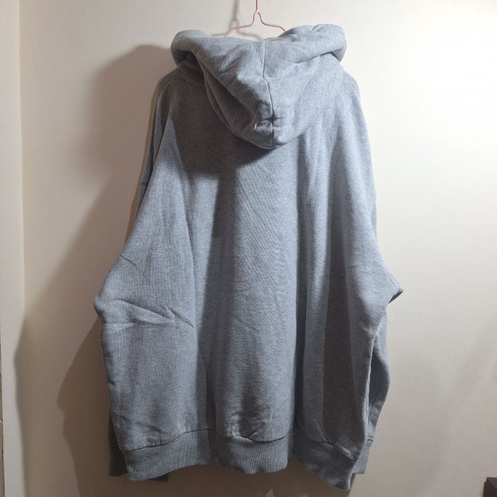 [PRELOVED] hoodie SPAO warna abu tebal