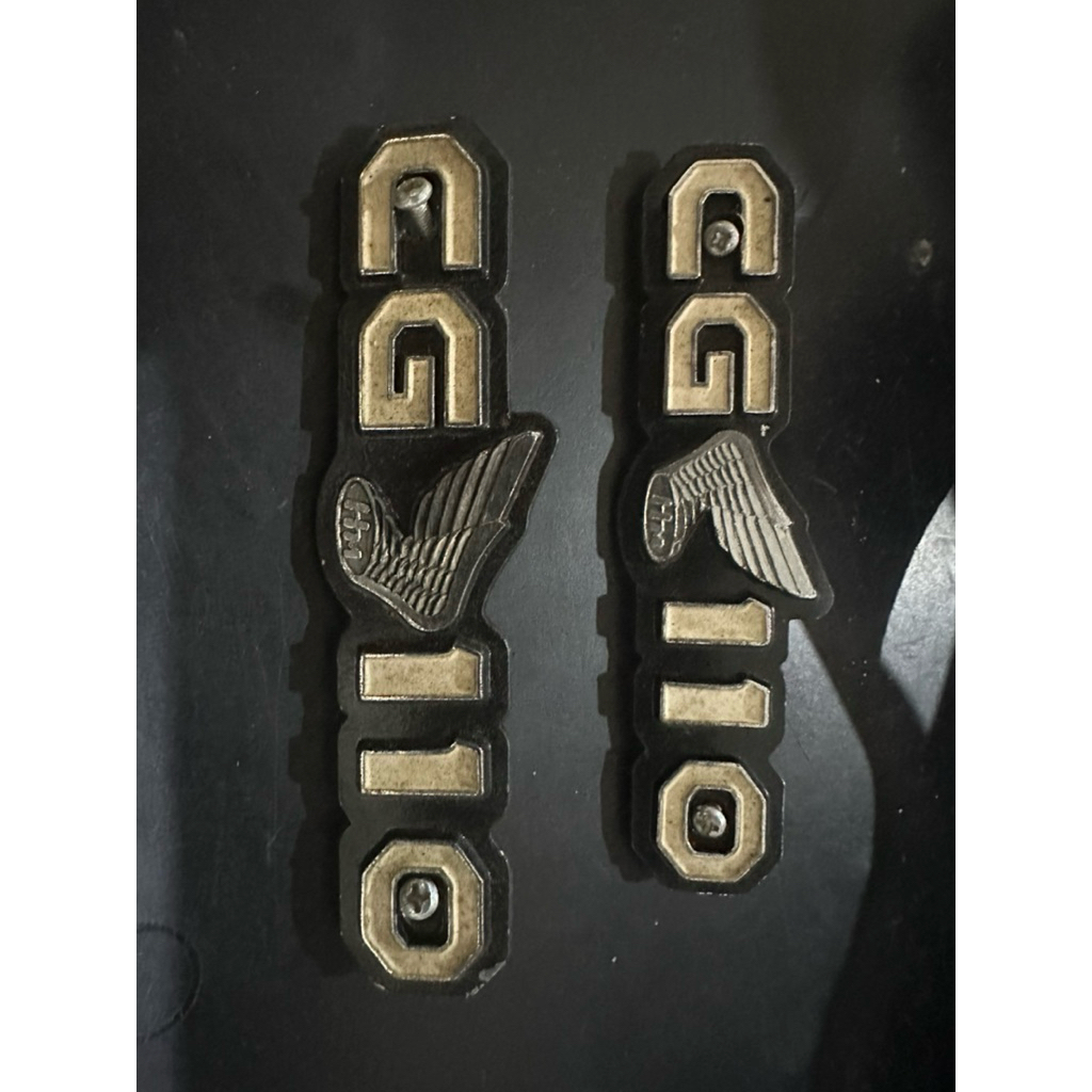 EMBLEM BOX SEPASANG HONDA CG 110 NOS