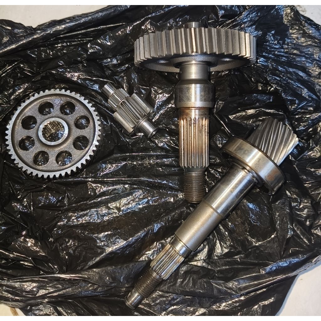 gigi GiGi gardan rasio tranmisi Genio Beat LED deluxe Scoopy prestige barang masih bagus ORI bawaan 