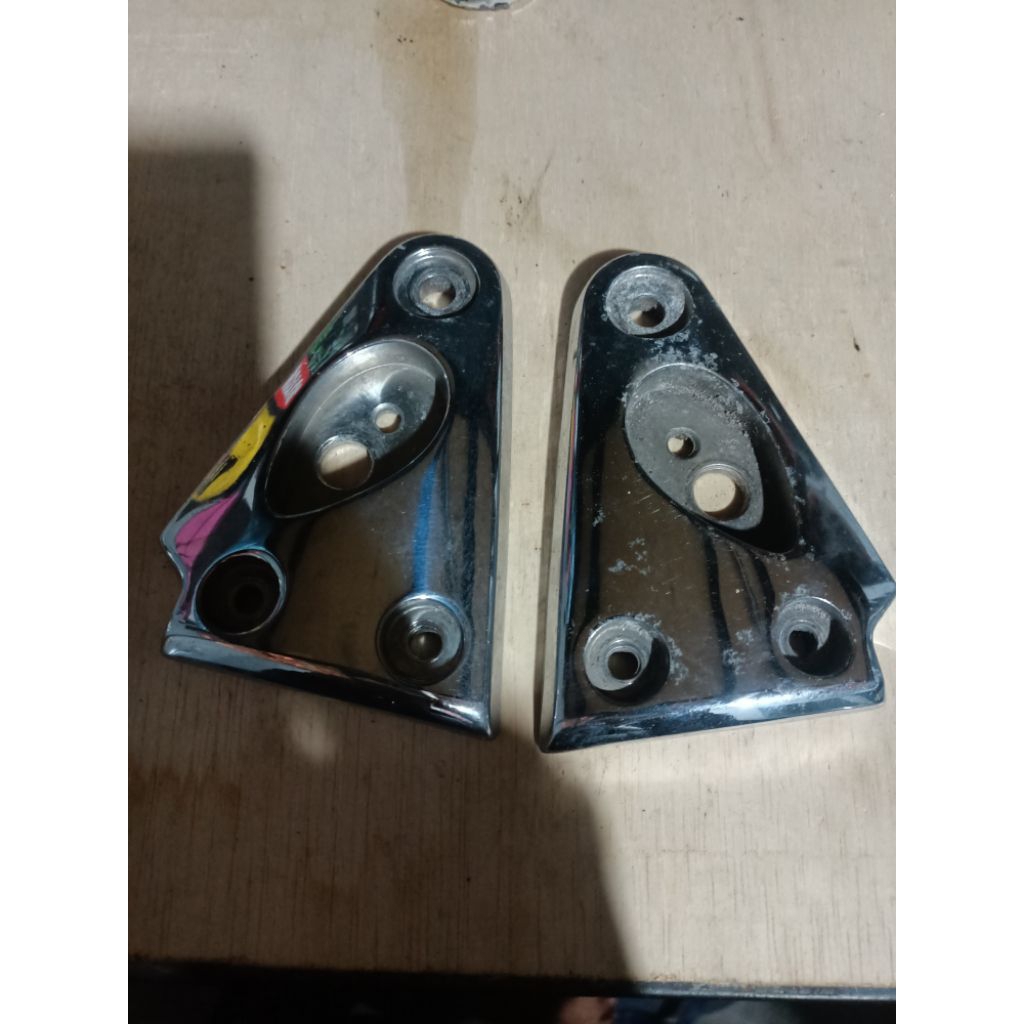 KUPINGAN DUDUKAN PANGKON LAMPU TIREV TIGER REVO CHROME ORIGINAL Second