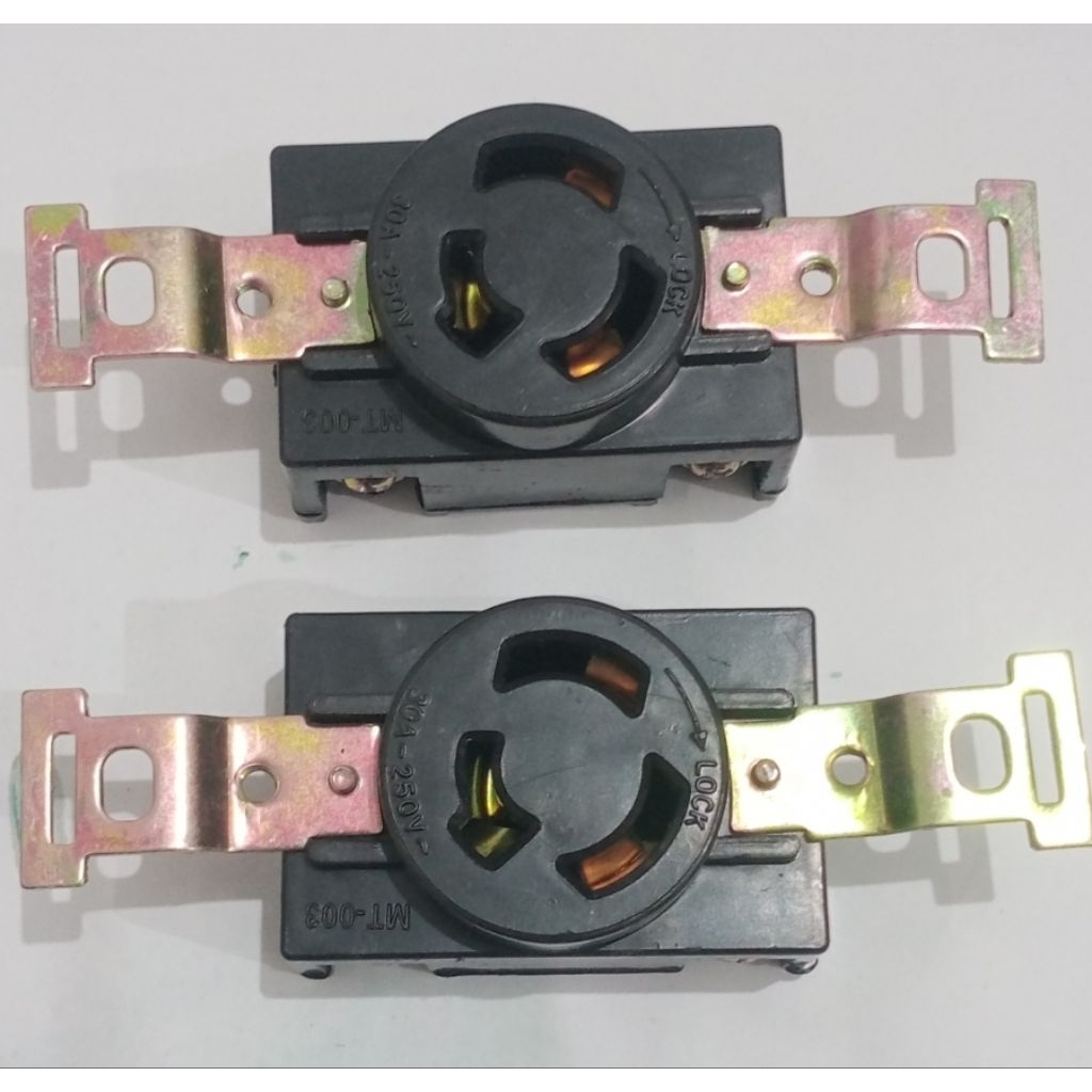 rumah colokan genset kaki 3/rumah colokan generator kaki 3/ rumah colokan jenset kaki 3