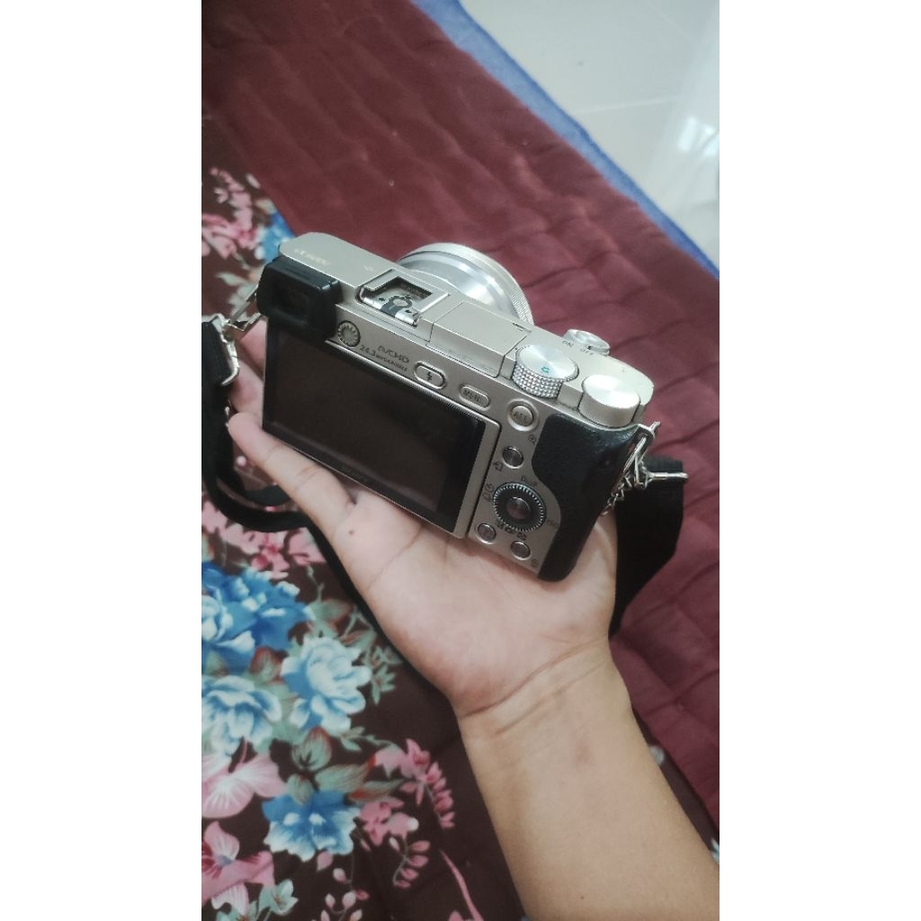 MIRRORLESS SONY A6000 SECOND